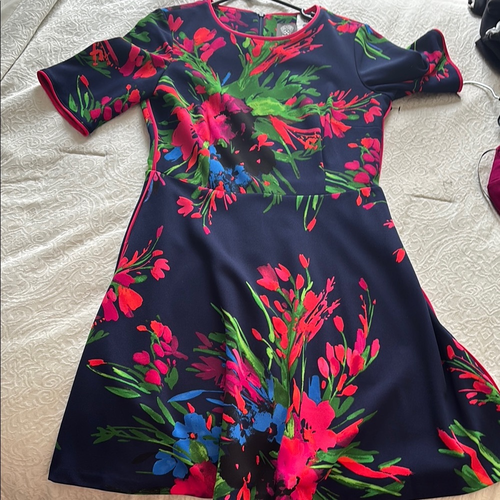 Vince Camuto Size 8 NWT Floral Navy Dress with Vibrant Accents